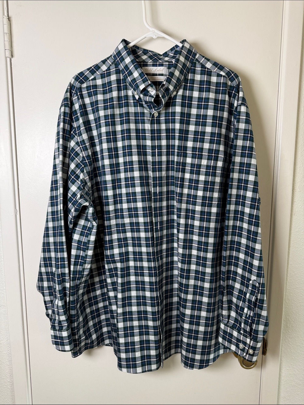 Roundtree & Yorke Green, Blue & White Plaid Button-Down Shirt